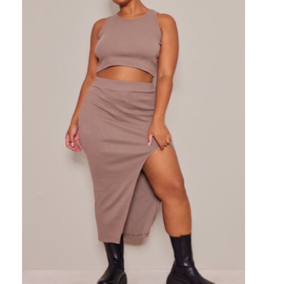 Pretty little thing BNWT Plus Mocha Ribbed Slit Front Midi Skirt - Picture 1 of 4